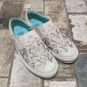 CORRAL Women's 6.5 White Embroidered Glitter Inlay Sneakers